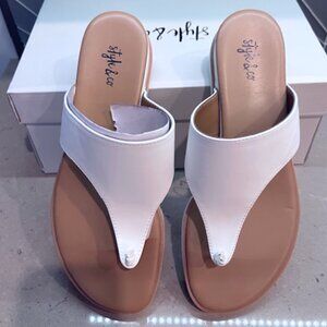 Style & Co. Emmaa Faux Leather Thong Flat Sandals - White - 7M - NWT